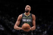 皇冠体育app下载-库里华子缺席！森林狼大胜勇士终结5连败升前六 戈贝尔15+17